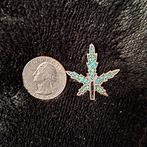 EUC! Sterling Silver and Crushed Turquoise Pot Leaf Pendant or Charm! - Picture 8 of 9